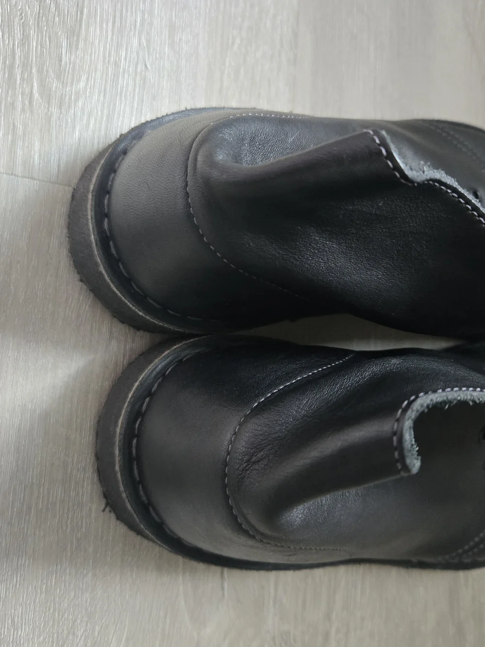 Clarks Men's 10 Black Leather Ankle Shoes - Classic Chukka Style